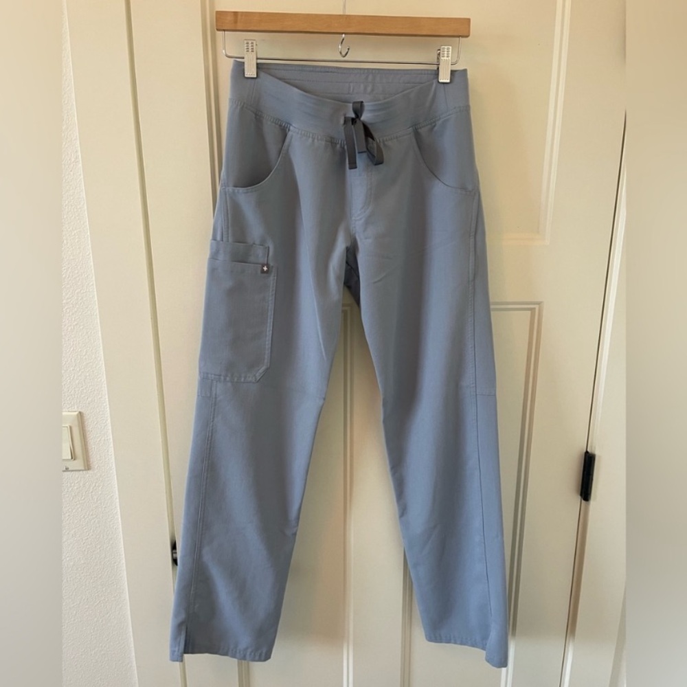 Figs Women’s Dusty Blue Kade scrub Pants XS